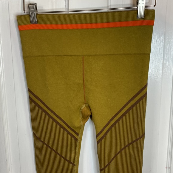 Fabletics High-Waisted Seamless Jacquard Chartreuse Legging Tights W-467 Size M - Picture 5 of 12